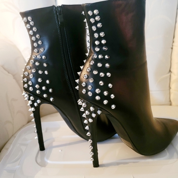 Bella Luna Boots - Picture 4 of 7